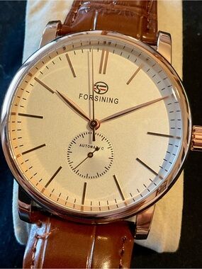 NIB AUTOMATIC Forsining Gold and Cream Dress Watch